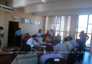 Transportistas y sindicalistas en la Junta Municipal (600 x 418)