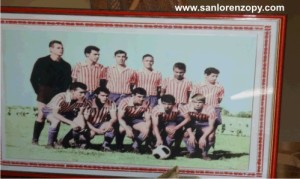 Equipo del Sportivo San Lorenzo de 1.952 con la camiseta "rayadita"