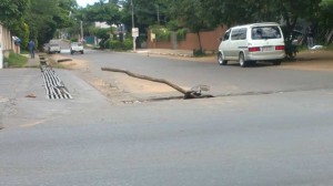 Los vecinos se ingenian para "señalizar" con cualquier cosa y pueda ser vista desde lejos