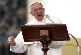 El Papa Francisco continúa empujando al cristiano al "reto" de poner dinámica a la vida y hoy instó a los jóvenes a "ser valientes e ir contracorriente”