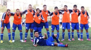 Antes del inicio del Mundial Turquia 2013, los juveniles albirrojos harán dos partidos amistosos, uno de ellos mañana ante la selección local y otro contra el seleccionado de Croacia