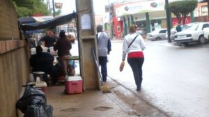 Totalmente obstruido se encuentra la vereda que da entrada a uno de los accesos al Hospital de Calleí