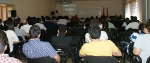 Imagen de una conferencia realizada por Dario Alviso en la Facultad de Ingeniería de la UNA