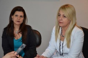 Las agentes fiscales de la Unidad Especializada de Trata de Personas, Nathalia Acevedo e Isabel Arnold.