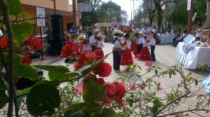 La danza paraguaya también estuvo presente.