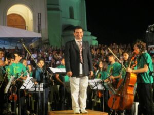 El maestro Elio Fleitas con Sonidos de Mi Tierra