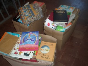 Son mas de 350 libros los que fueron donados en la ocasión