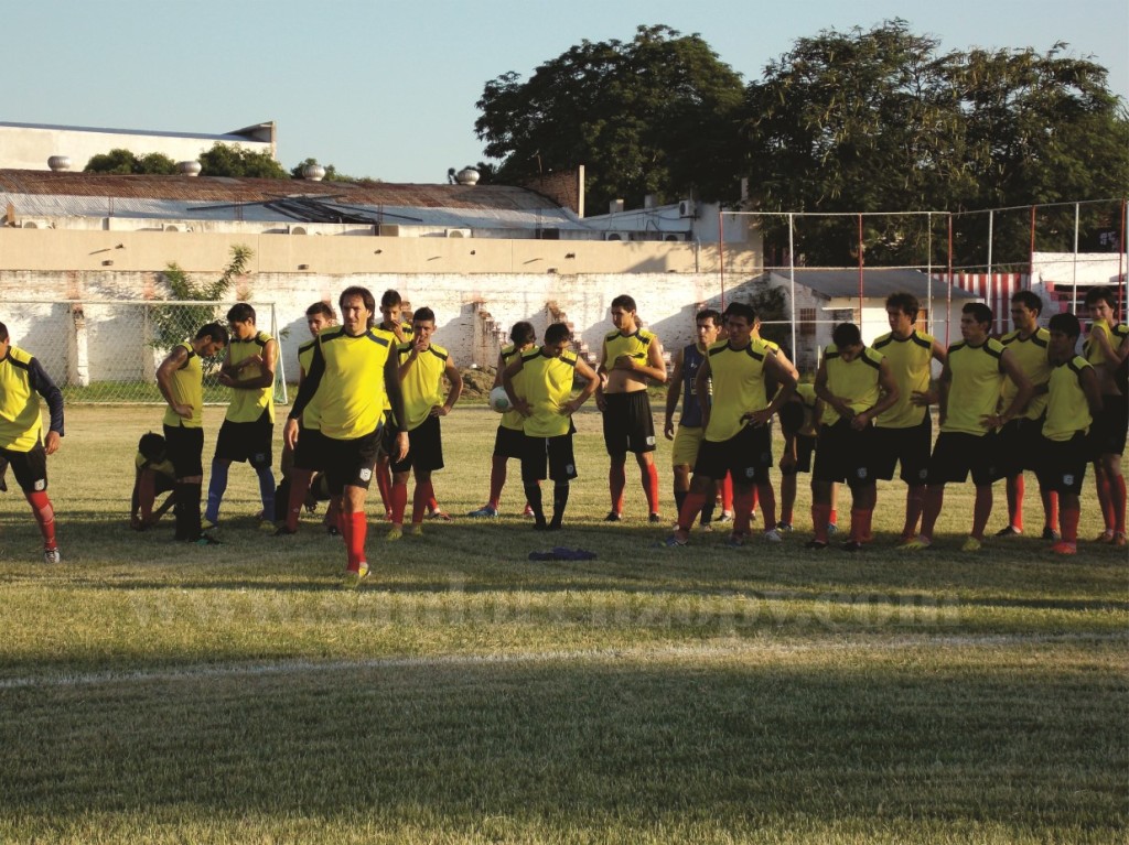 Hasta ayer por la tarde-noche la prensa local aún no pudo obtener la lista del equipo que enfrentará a Caacupe en el inicio del campeonato. (Imagen del jueves)