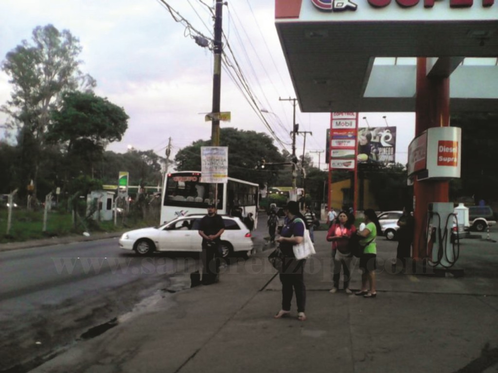 Panorama de las 06:00 hs en zona de yberá. Muy pocas lineas de transporte 