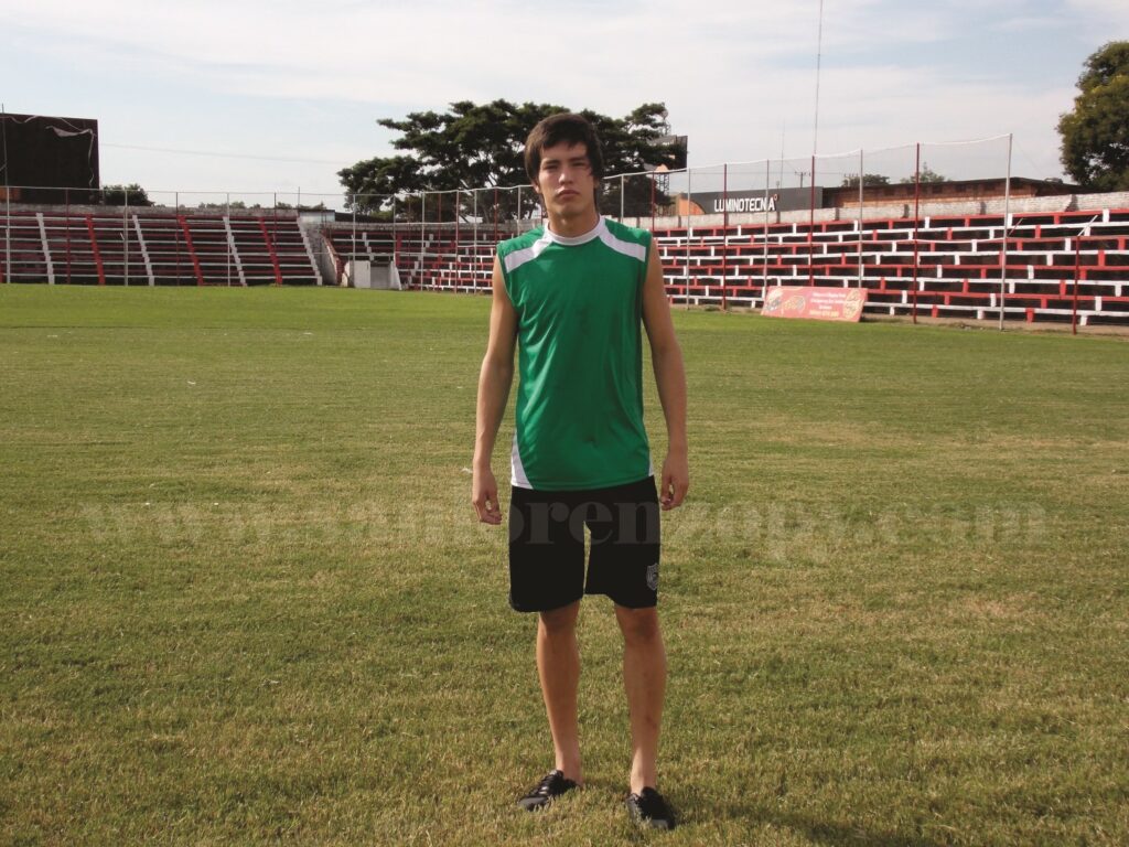 Carlos Pereira, volante central "no solo, pienso aquí sino pienso en alguna transferencia grande"