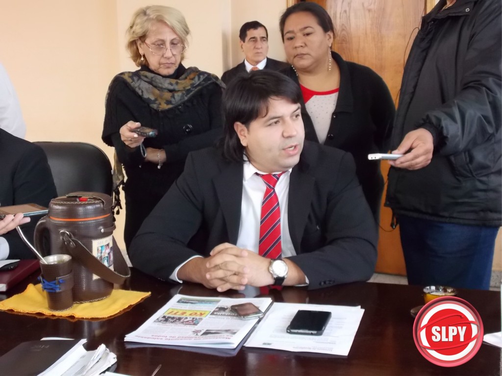 Concejal Hugo Lezcano, se despachó contra el director de prensa municipal Sabino Guerrero.
