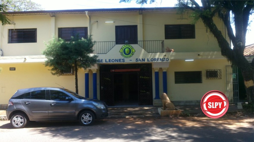 El local del Club de Leones se encuentra en la calle San Lorebnzo y Takeda