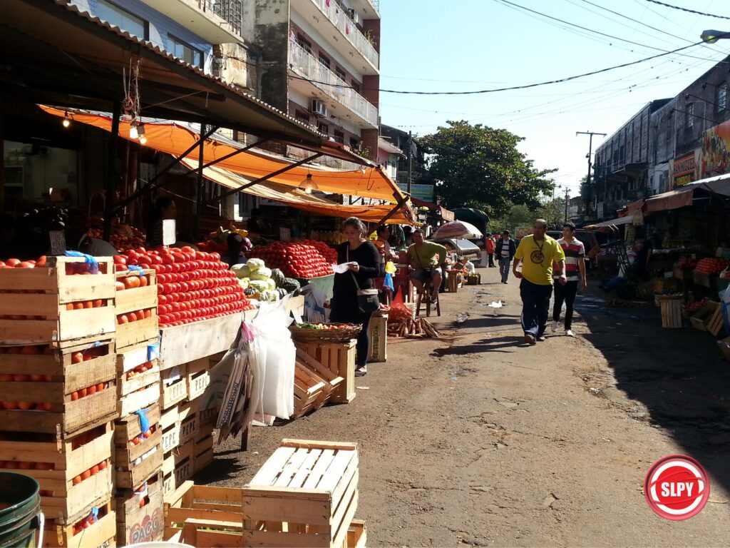 El mercado tiene 101 años y desde entonces creció sin control 