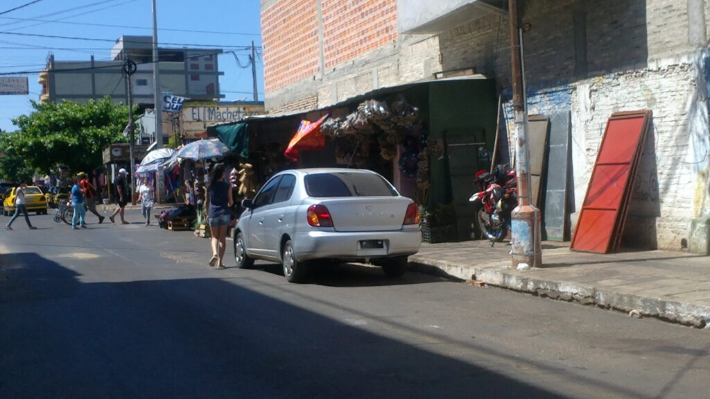 A la hora de esta redacción los del PMT de San Lorenzo no contaban con lugar seguro para guardar los vehiculos requisados