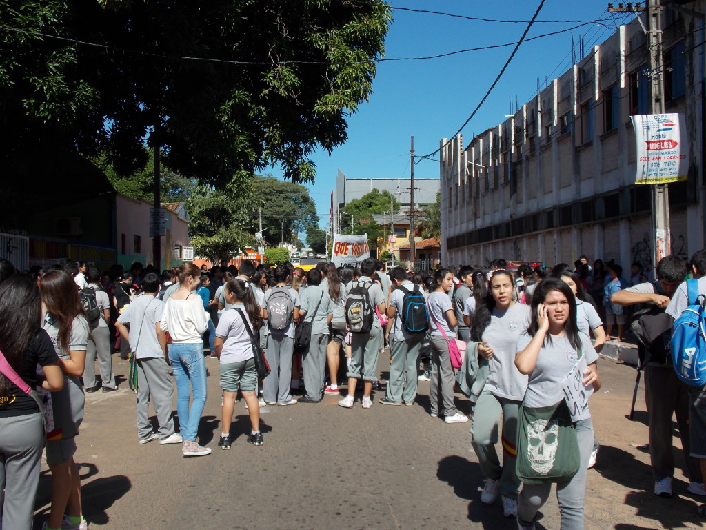 El peso de la mochila no debe sobrepasar el 15% del peso del estudiante