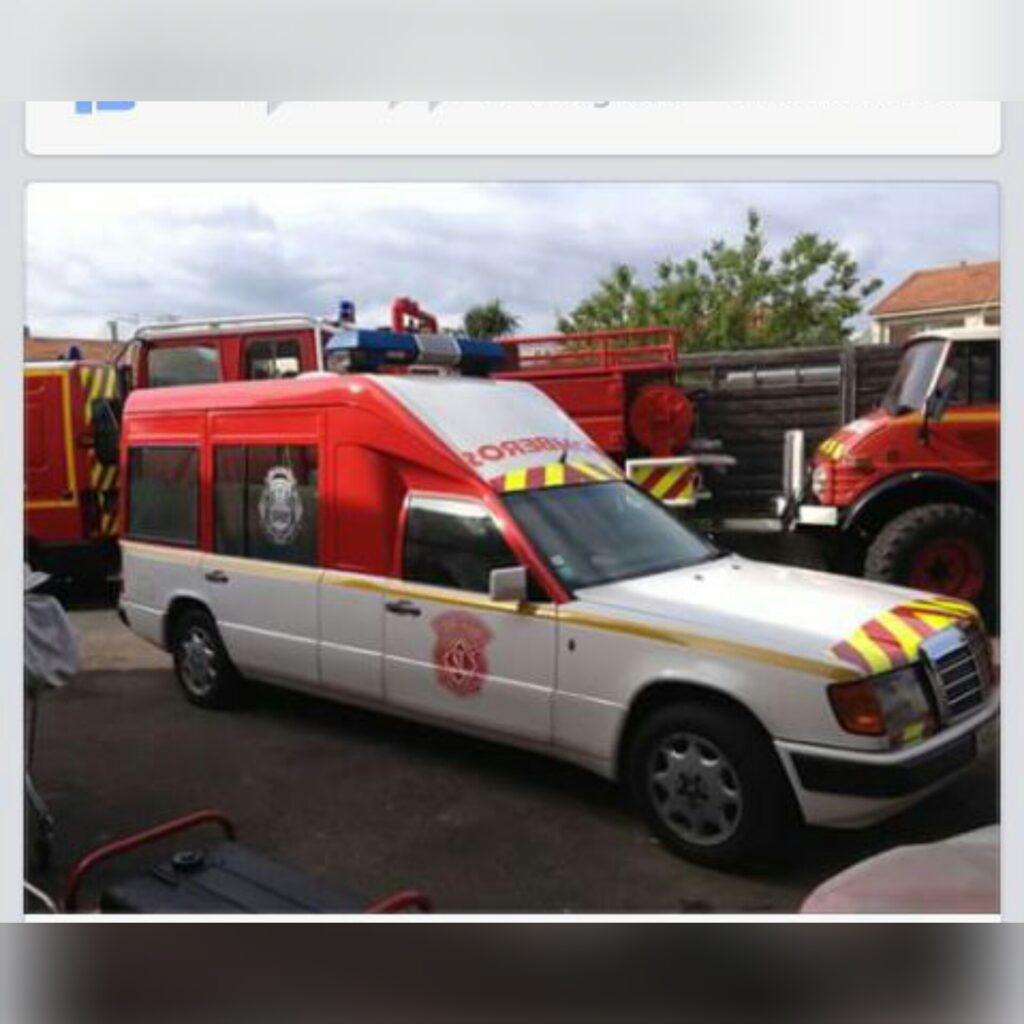 Esta es la ambulancia que viene en donación desde la ciudad de Cannes (Francia)