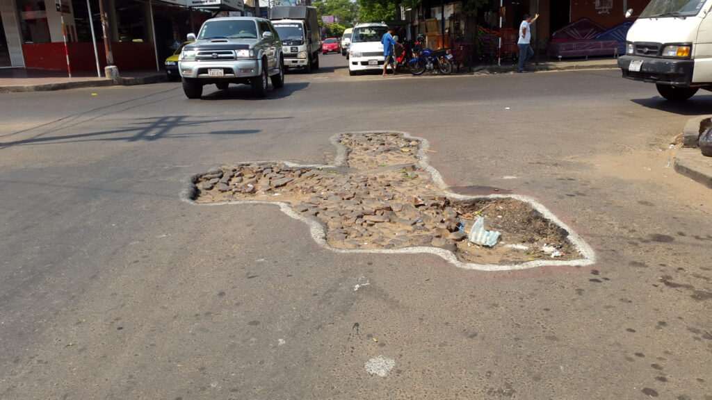 El bache fue señalado en agosto por el grupo Juventud Sanlorenzana