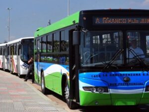 Nuevos buses arriban para reemplazar a "chatarras". FOTO ARCHIVO/ ÚLTIMA HORA 