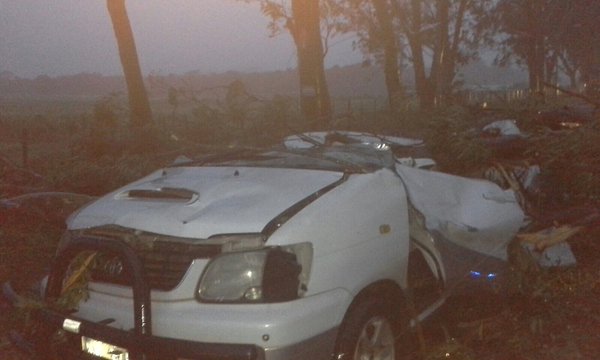 Así quedó la camioneta en que viajaba Gabriel Gabo, su esposa y una hija. (Imagen Radio la Union AM 800)
