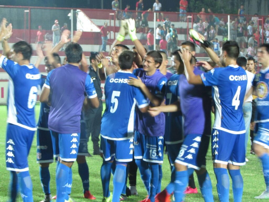 Jugadores del Rayadito festejando el gol. (imagen gentileza: Enrique "Chuquito" Ramos