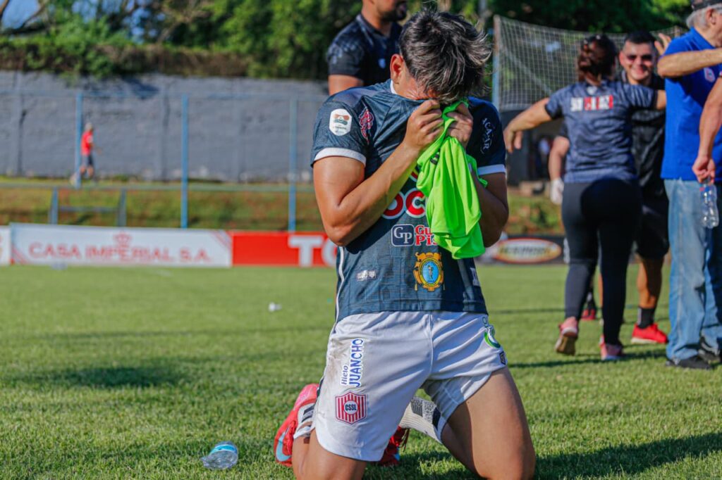 Fotografía: https://www.apf.org.py/galerias/intermedia-2025-fecha-30-fernando-de-la-mora-vs-sportivo-san-lorenzo-72177720329468493