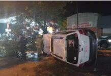 Aparatoso vuelco en San Lorenzo: conductor abandonó su vehículo y huyó del lugar